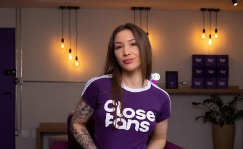 Ela foi expulsa da academia por causa de um short, hoje vive da própria liberdade